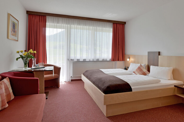 Hotel-garni-Tirol-Walchsee-Doppelzimmer_1.jpg  